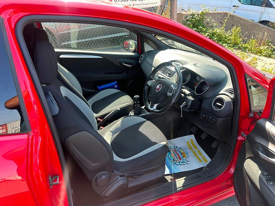 2013 Fiat Punto photo 12