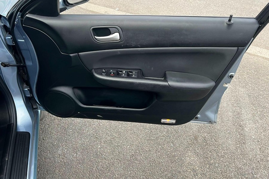 2005 Honda Accord photo 13