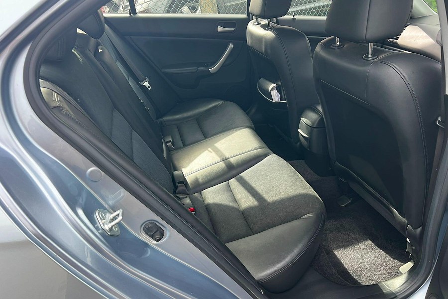 2005 Honda Accord photo 11