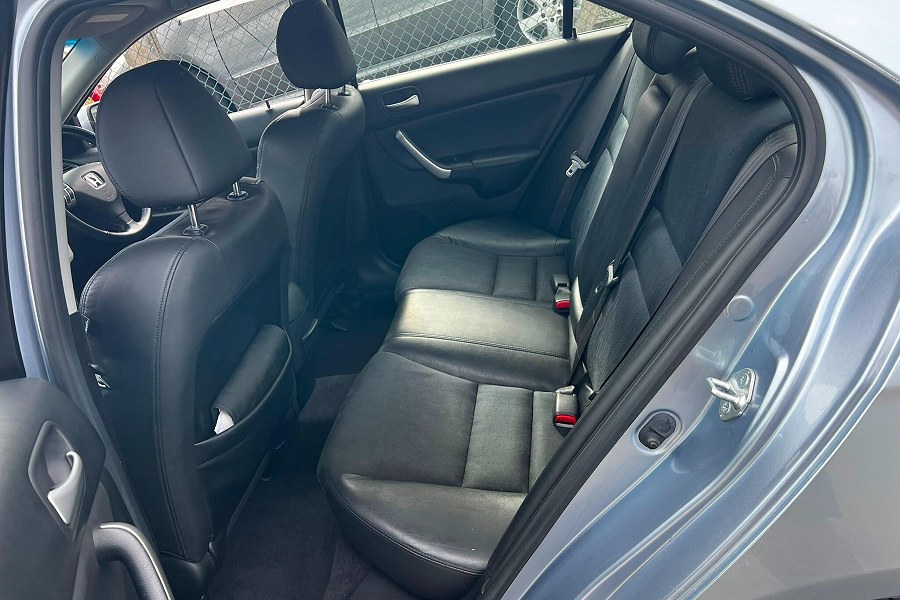 2005 Honda Accord photo 12