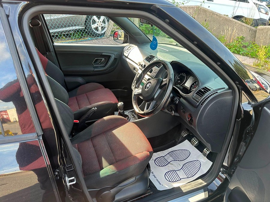 2014 Skoda Fabia photo 12