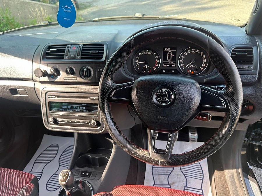 2014 Skoda Fabia photo 11