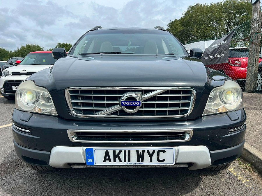 Volvo XC90 photo 2