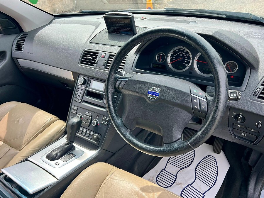 2011 Volvo XC90 photo 11