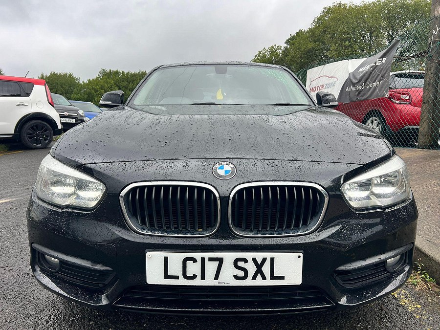 BMW 1 Series photo 2