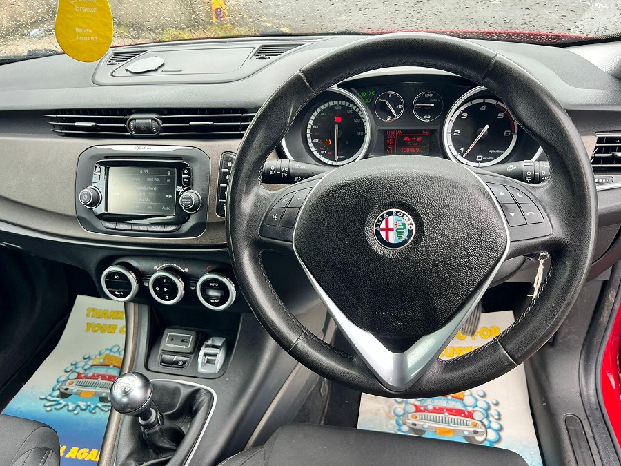 2016 Alfa Romeo Giulietta photo 9