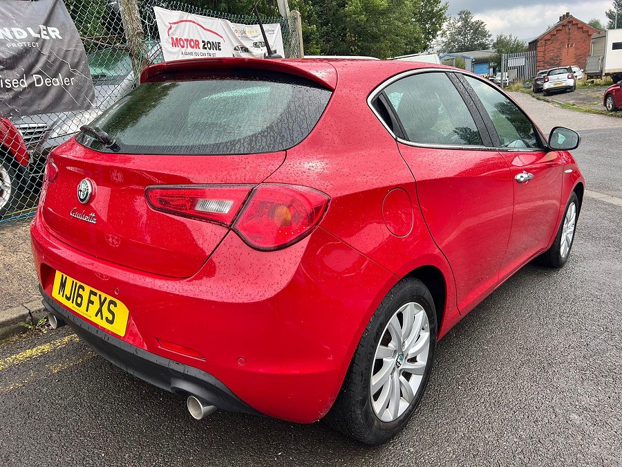 2016 Alfa Romeo Giulietta photo 8