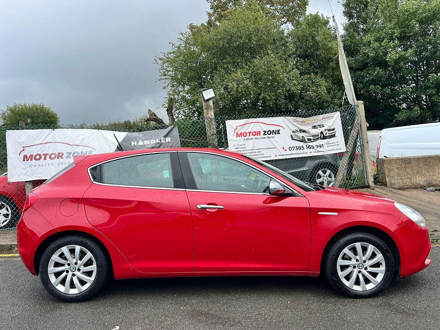 2016 Alfa Romeo Giulietta photo 4