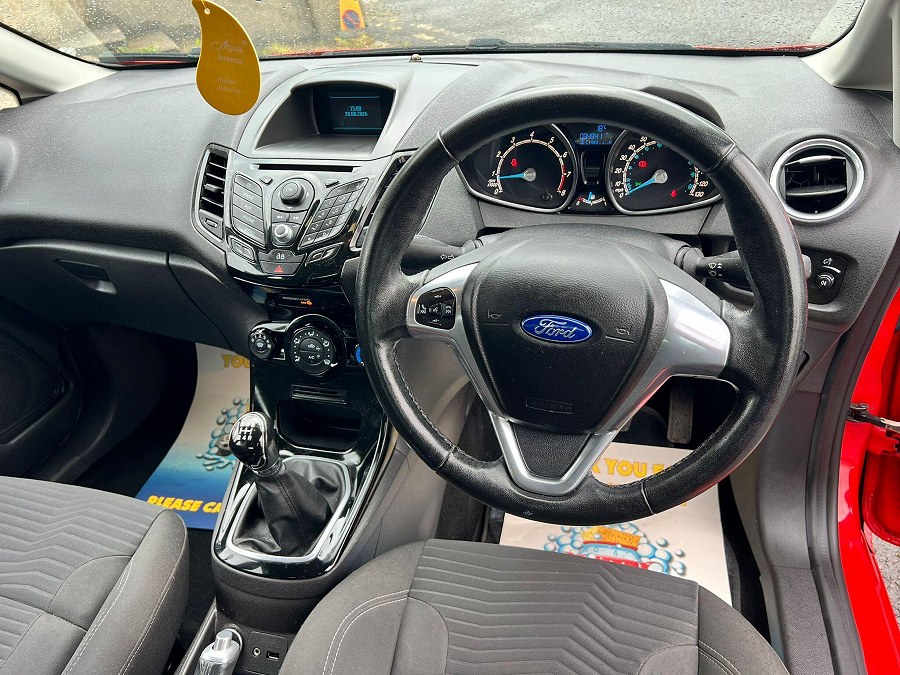 2014 Ford Fiesta photo 10