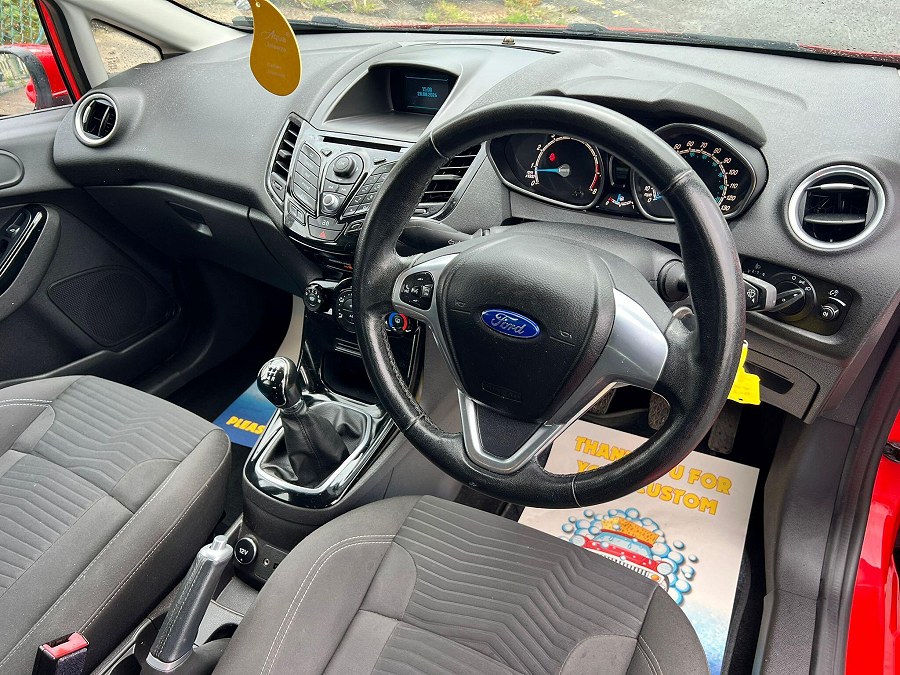 2014 Ford Fiesta photo 9