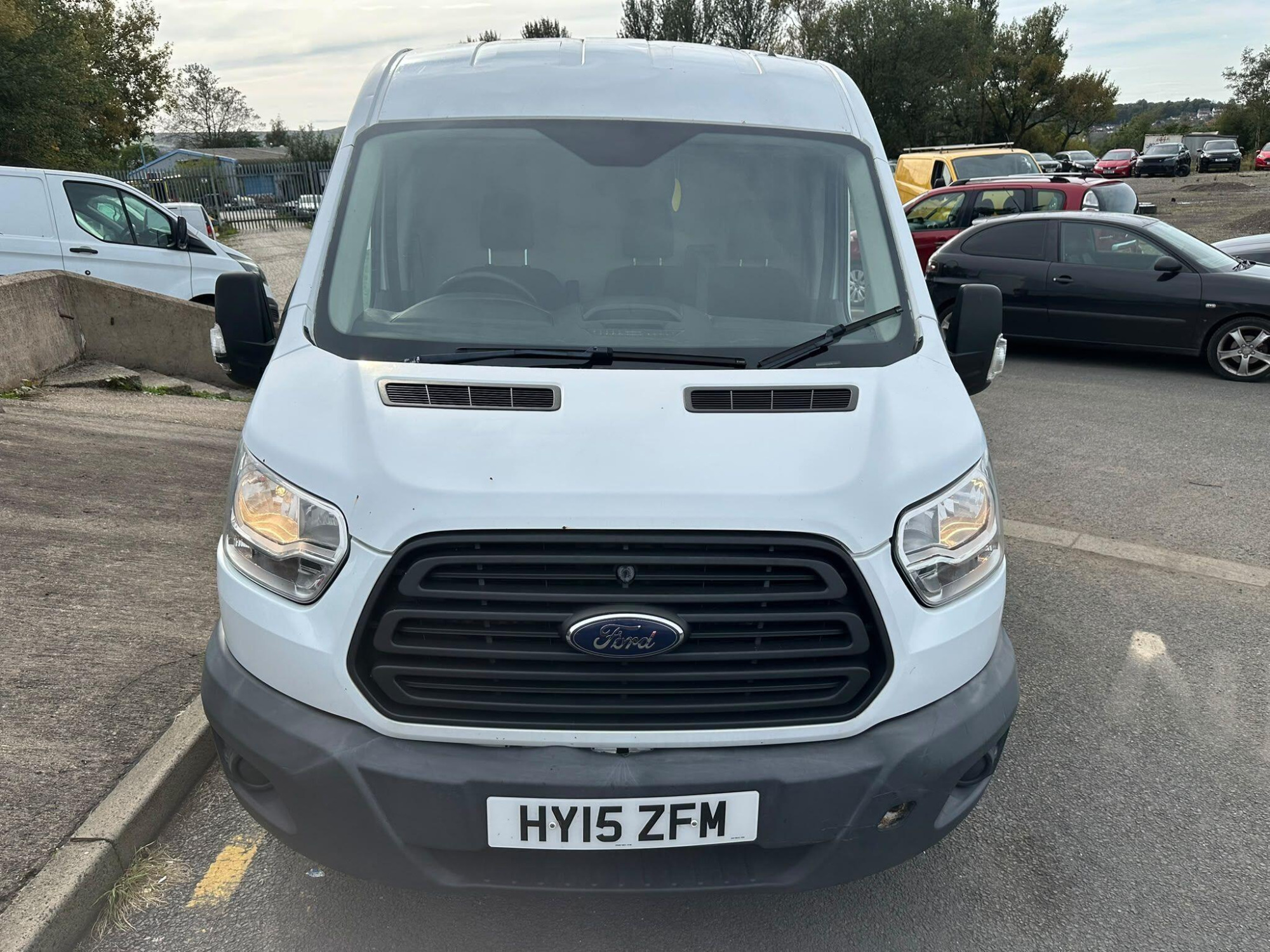 Ford Transit photo 2
