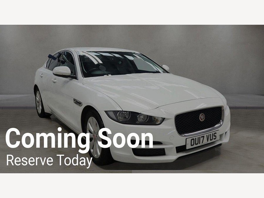 2017 Jaguar XE photo 1