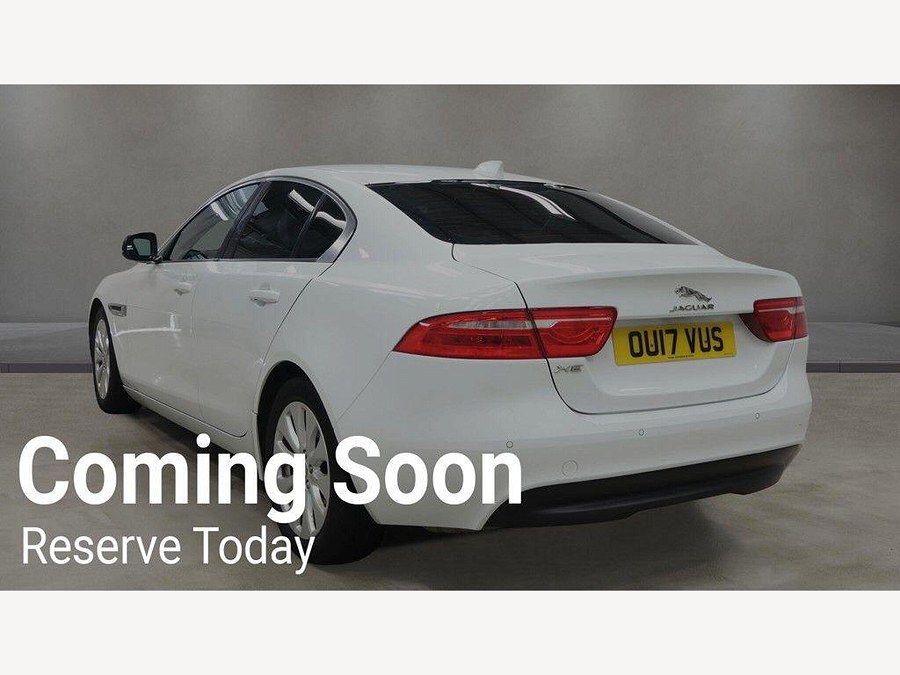 2017 Jaguar XE photo 3