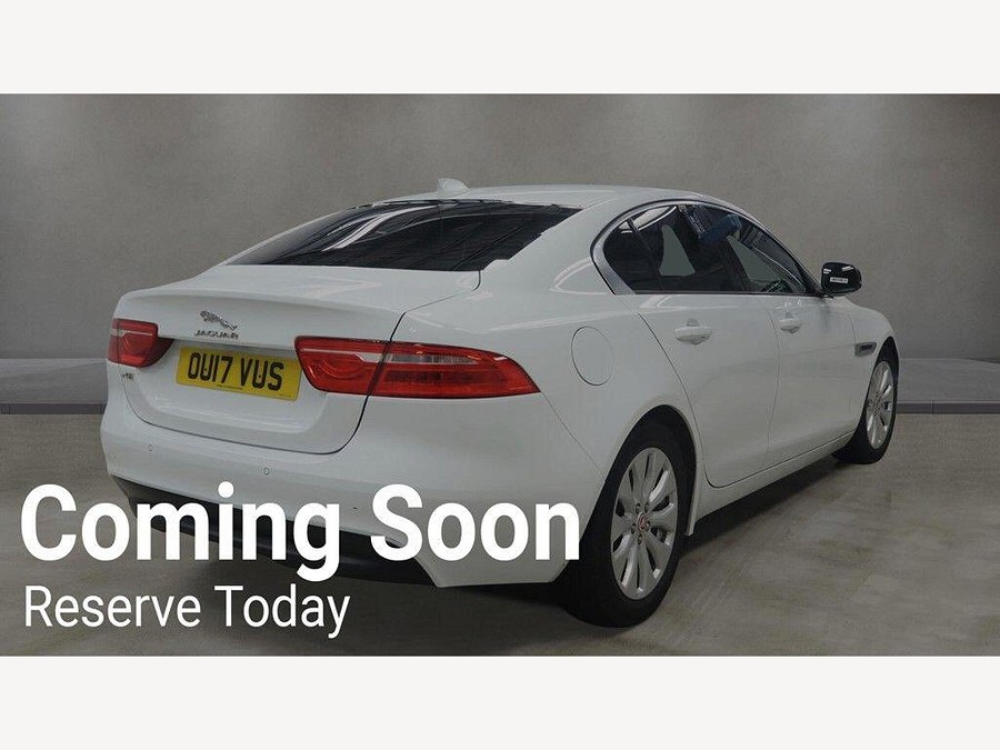 2017 Jaguar XE photo 4