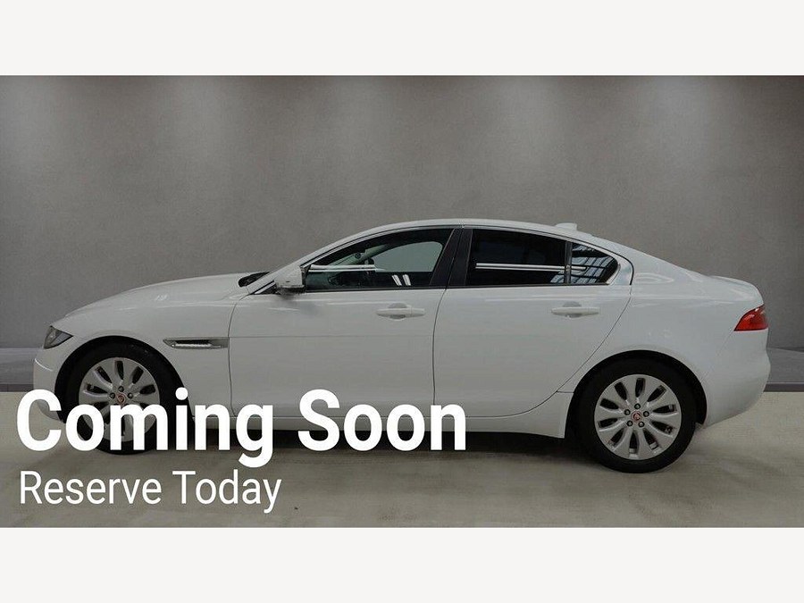 2017 Jaguar XE photo 6