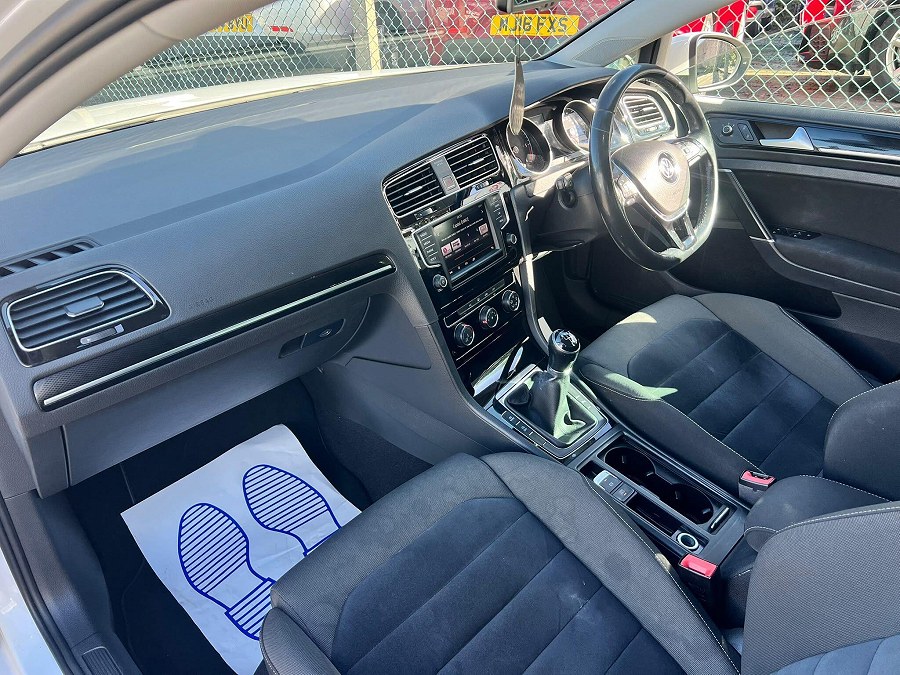 2016 Volkswagen Golf photo 10