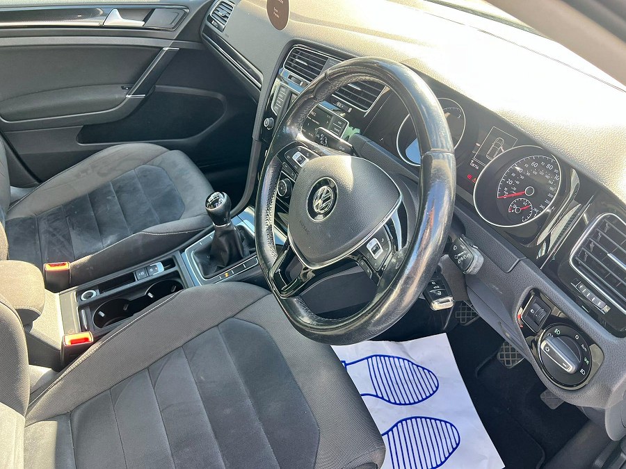 2016 Volkswagen Golf photo 11