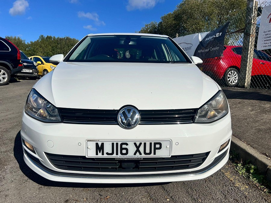 2016 Volkswagen Golf photo 2