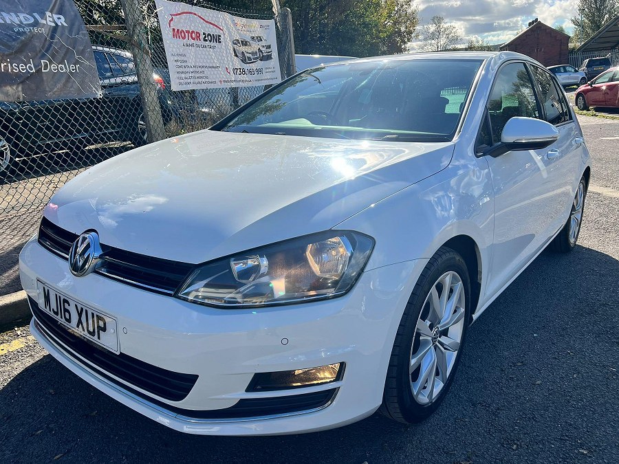 2016 Volkswagen Golf photo 3