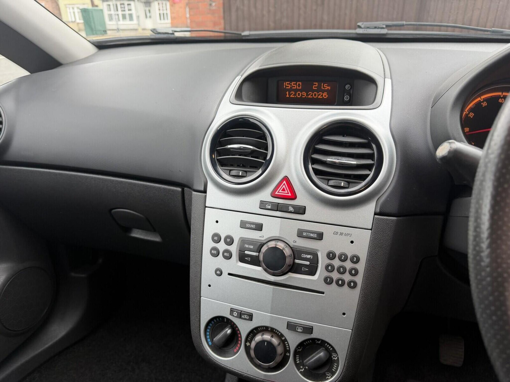 2009 Vauxhall Corsa image 13