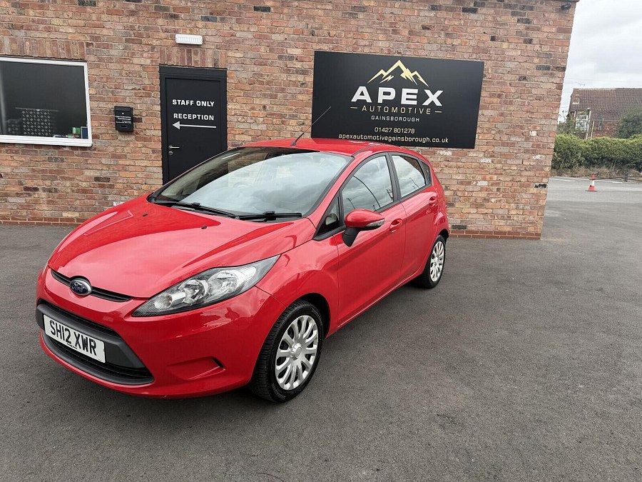 Ford Fiesta photo 2