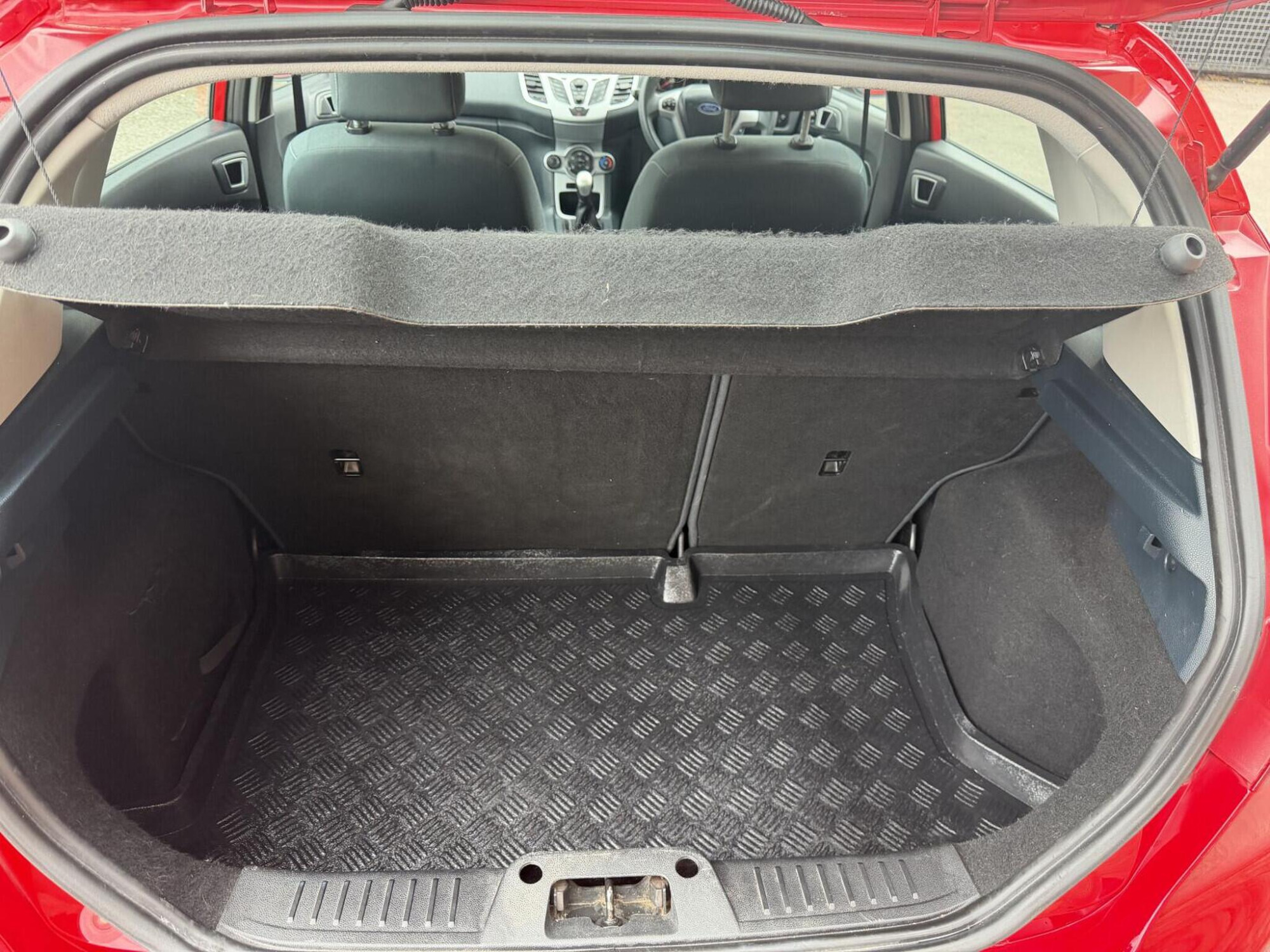 2012 Ford Fiesta image 12