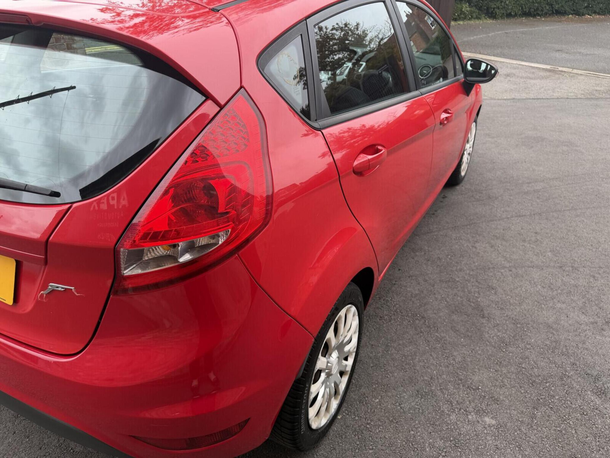 2012 Ford Fiesta image 7