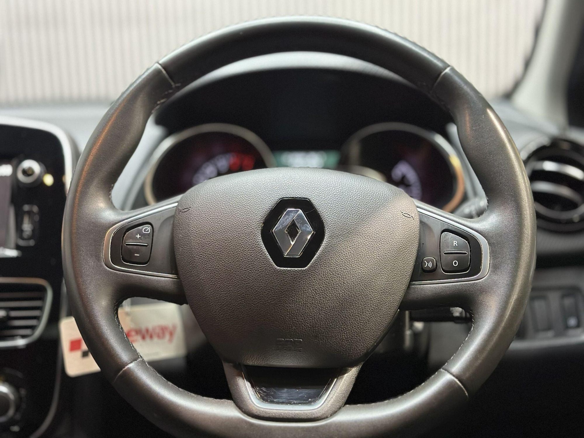 2019 Renault Clio image 12