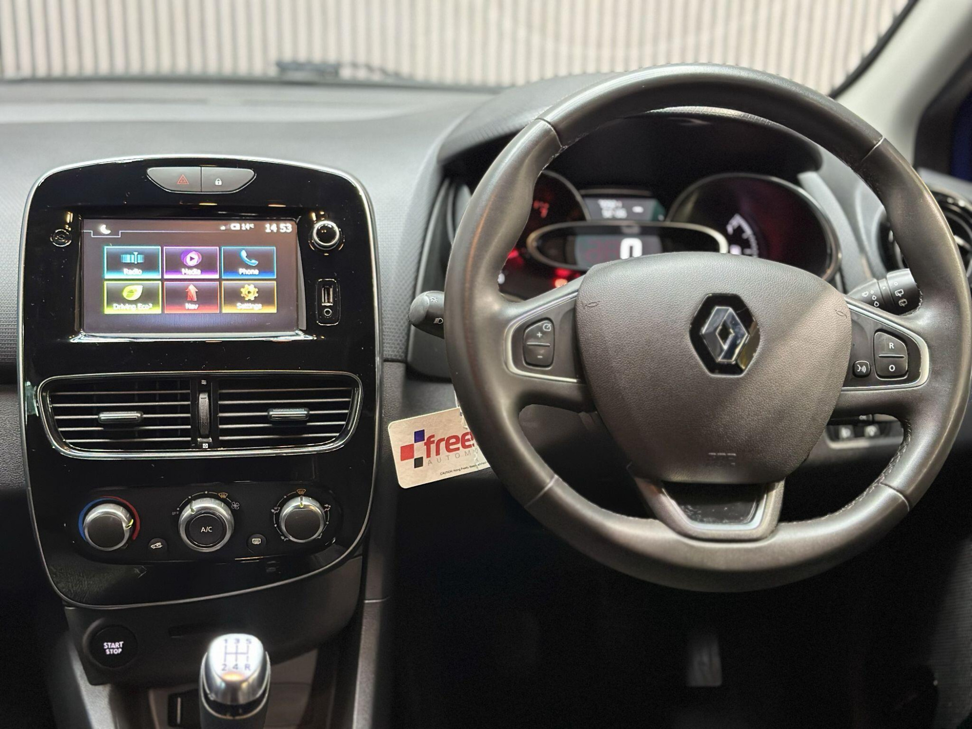 2019 Renault Clio image 10