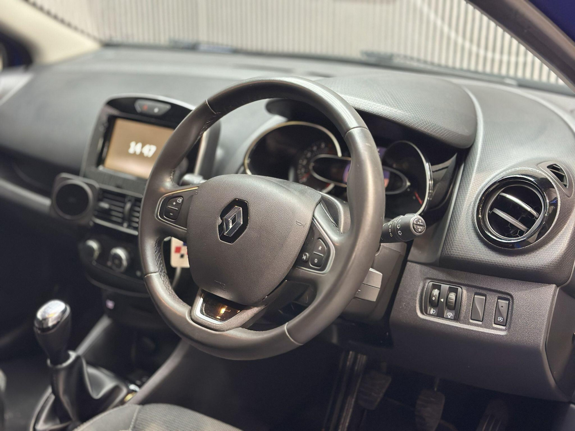2019 Renault Clio image 15