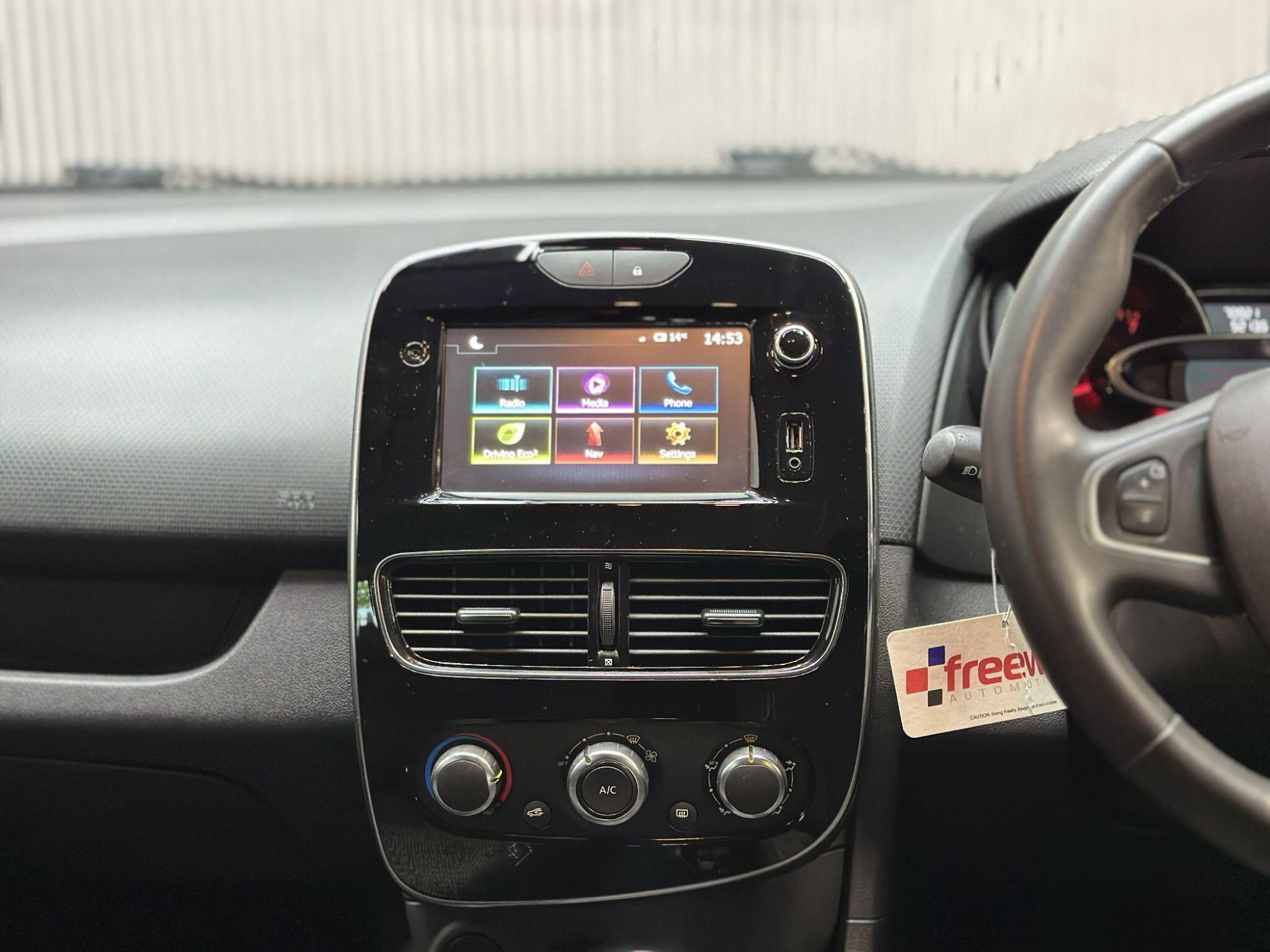 2019 Renault Clio image 11