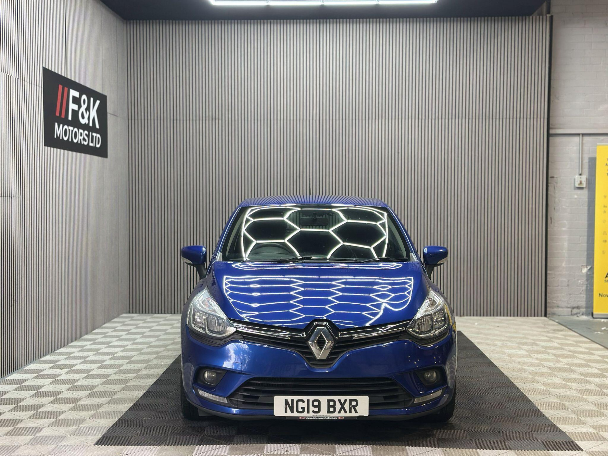2019 Renault Clio image 2