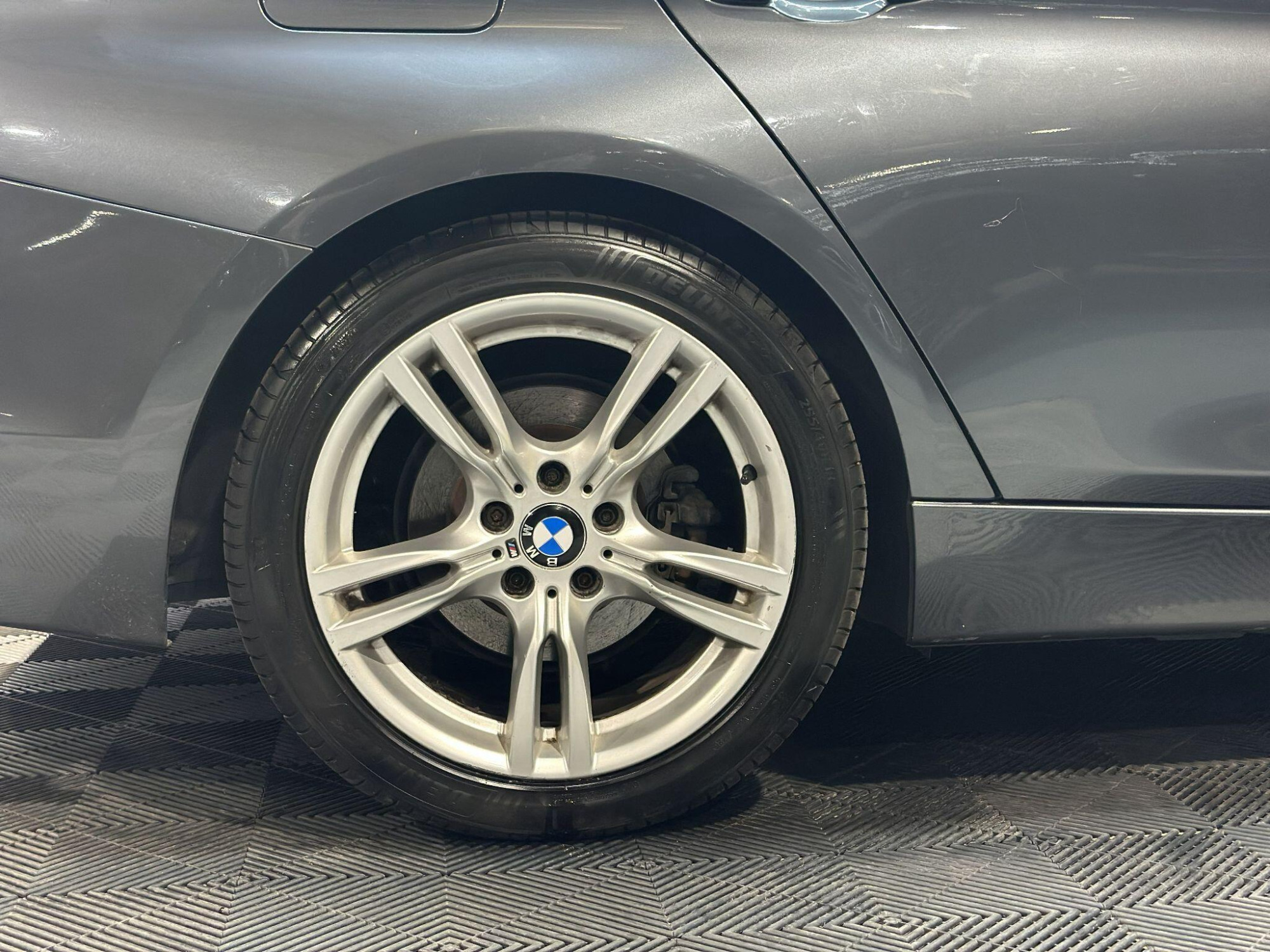 2016 BMW 3 Series image 8