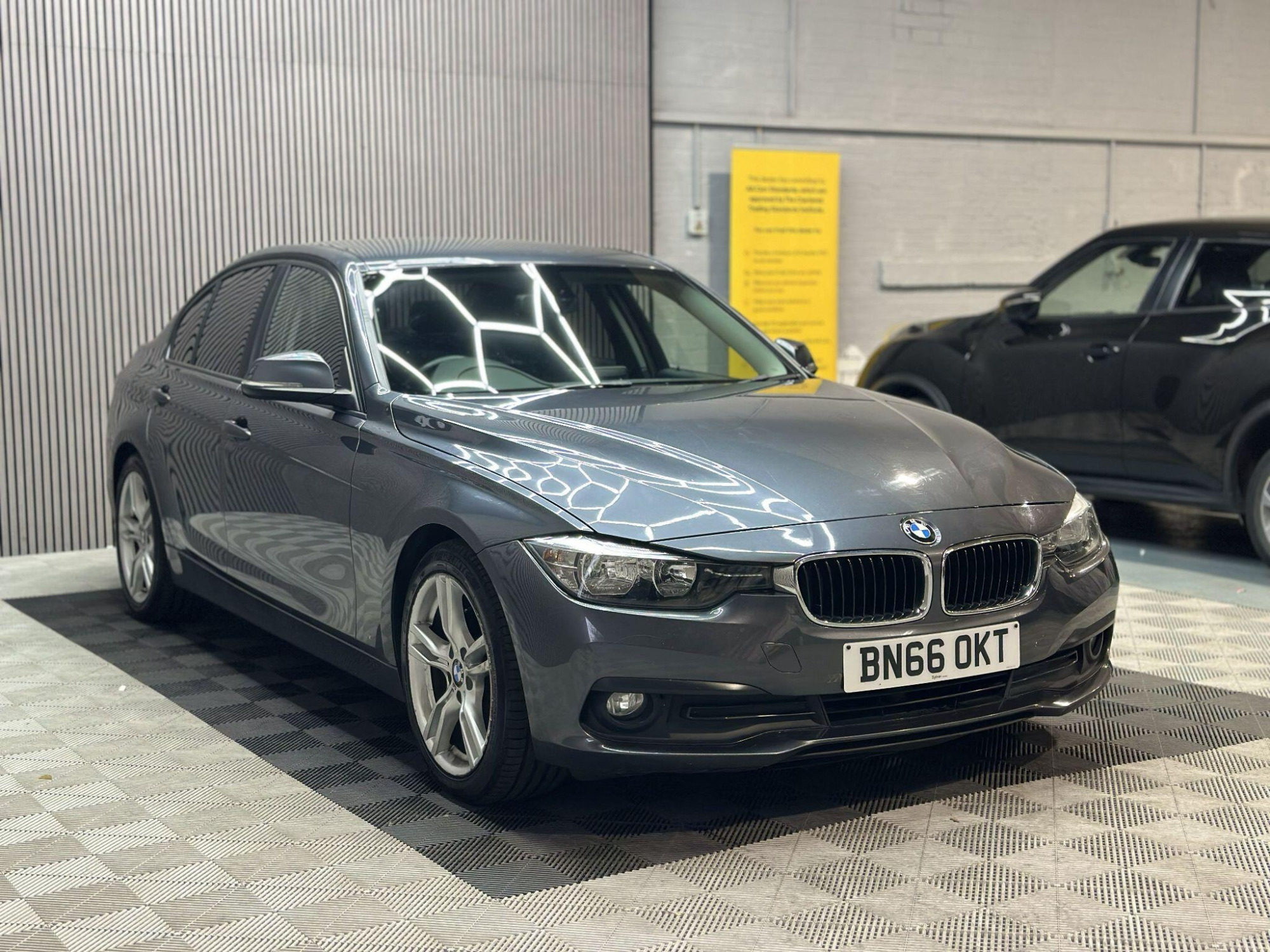 2016 BMW 3 Series image 3