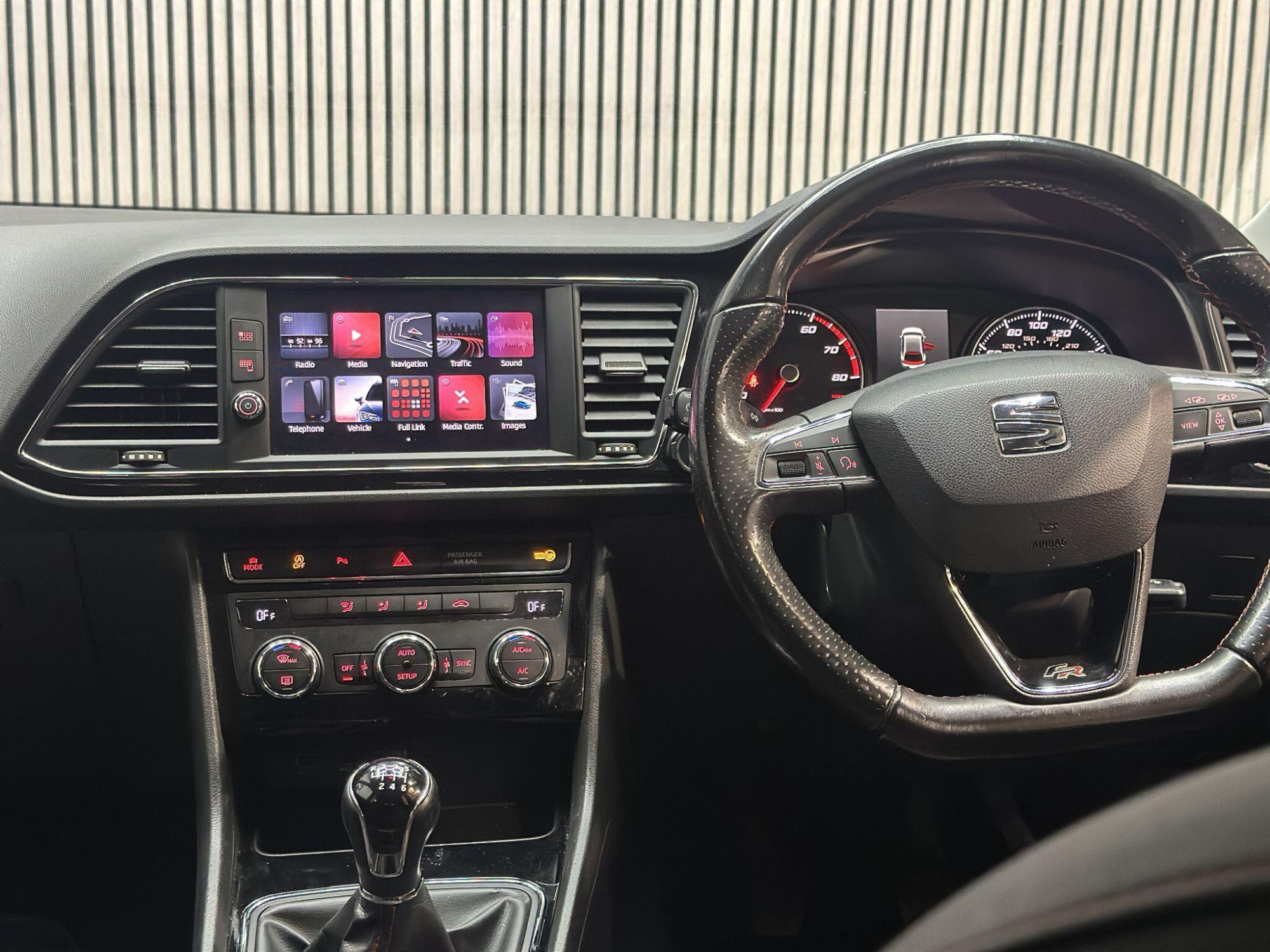 2020 SEAT Leon image 10