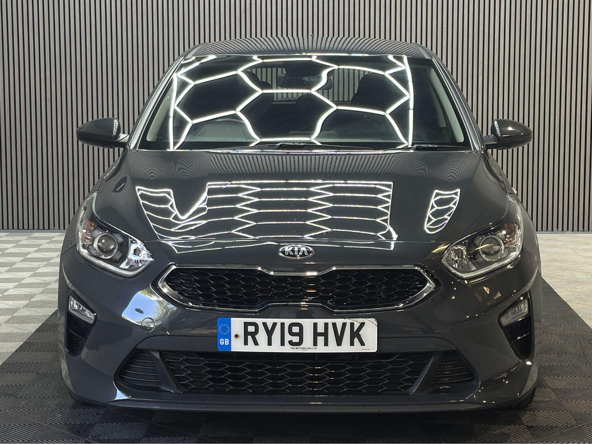 2019 Kia Ceed image 2