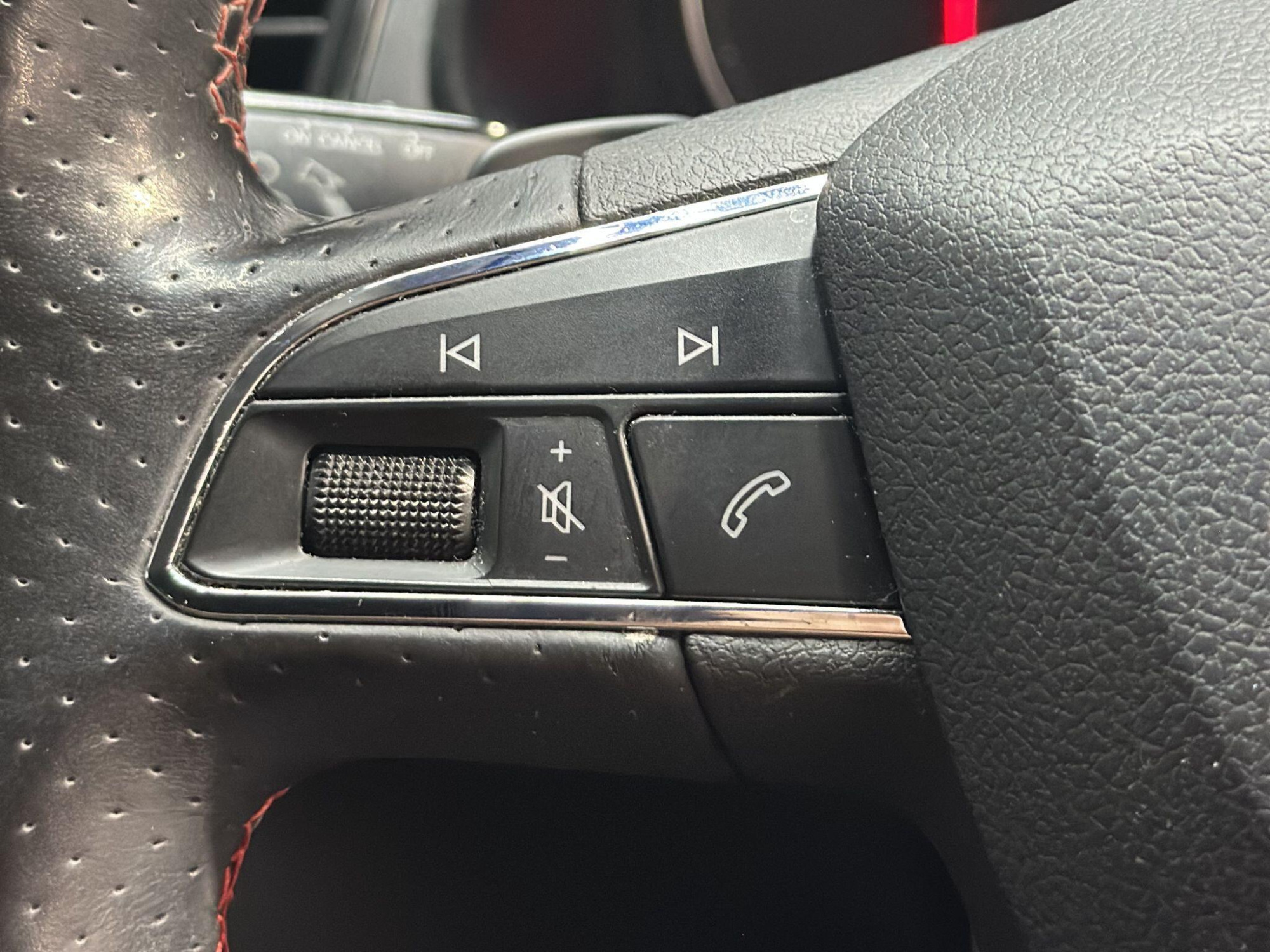 2017 SEAT Leon image 13