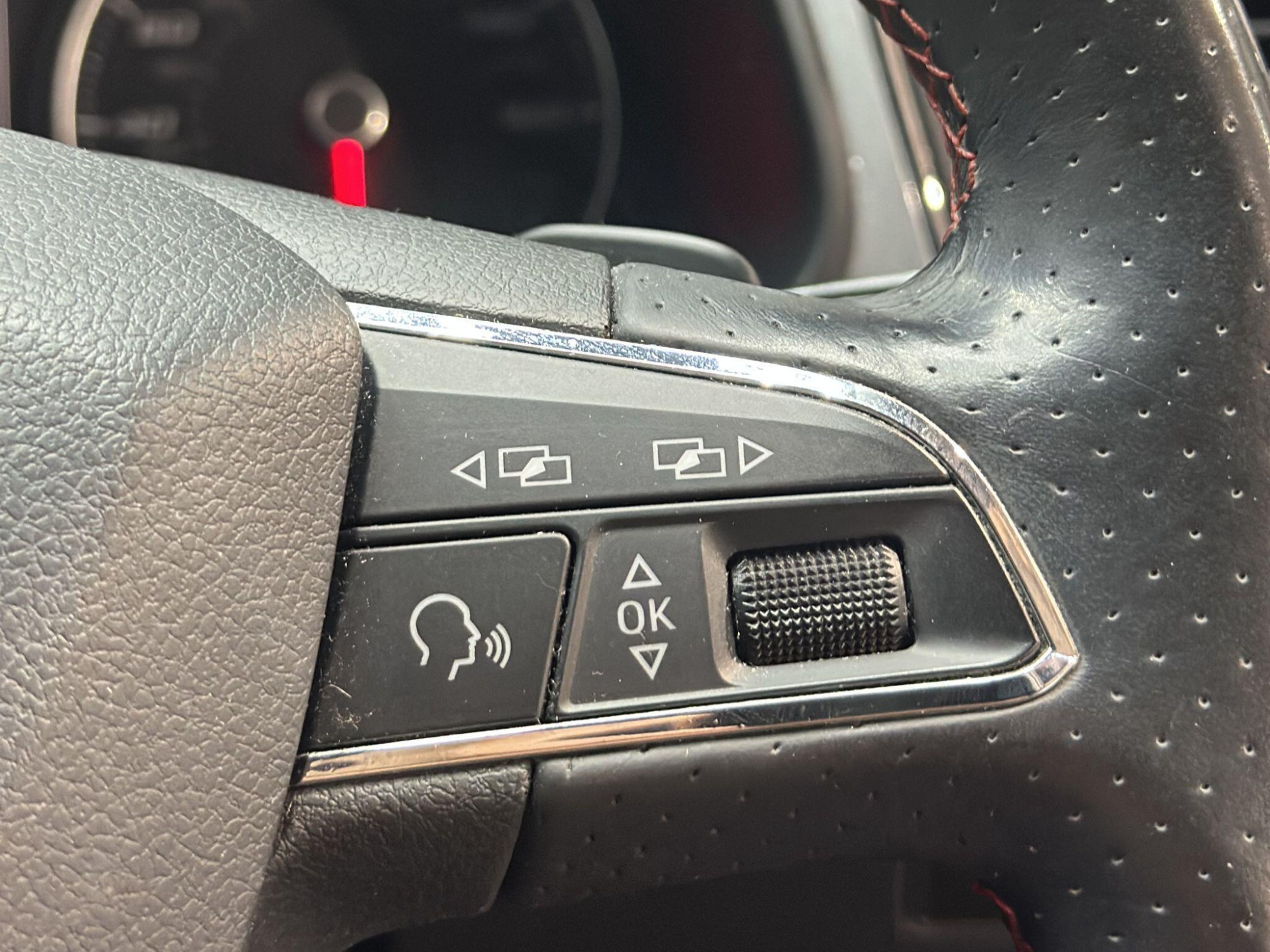 2017 SEAT Leon image 12