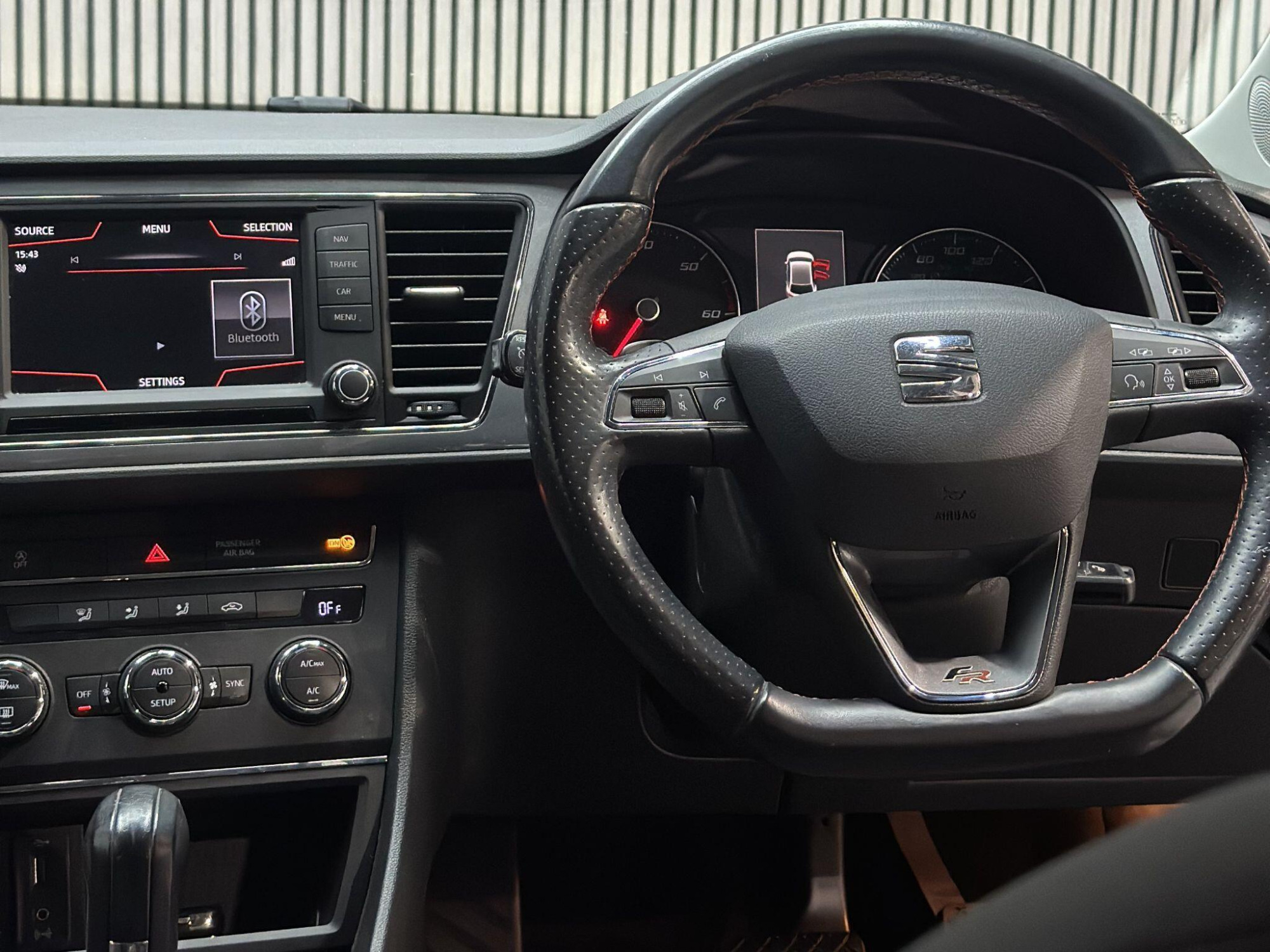 2017 SEAT Leon image 11