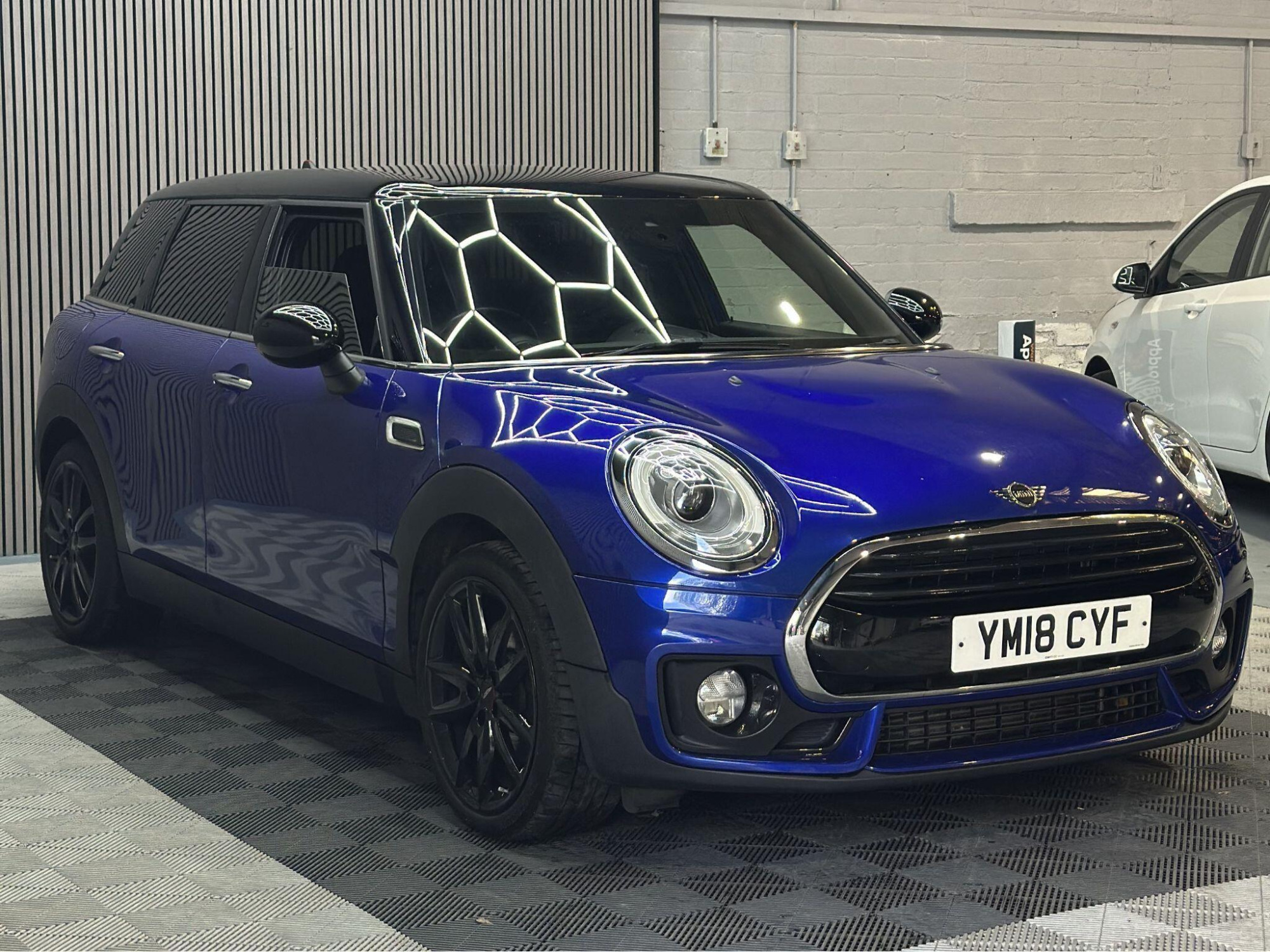 2018 MINI Clubman image 2