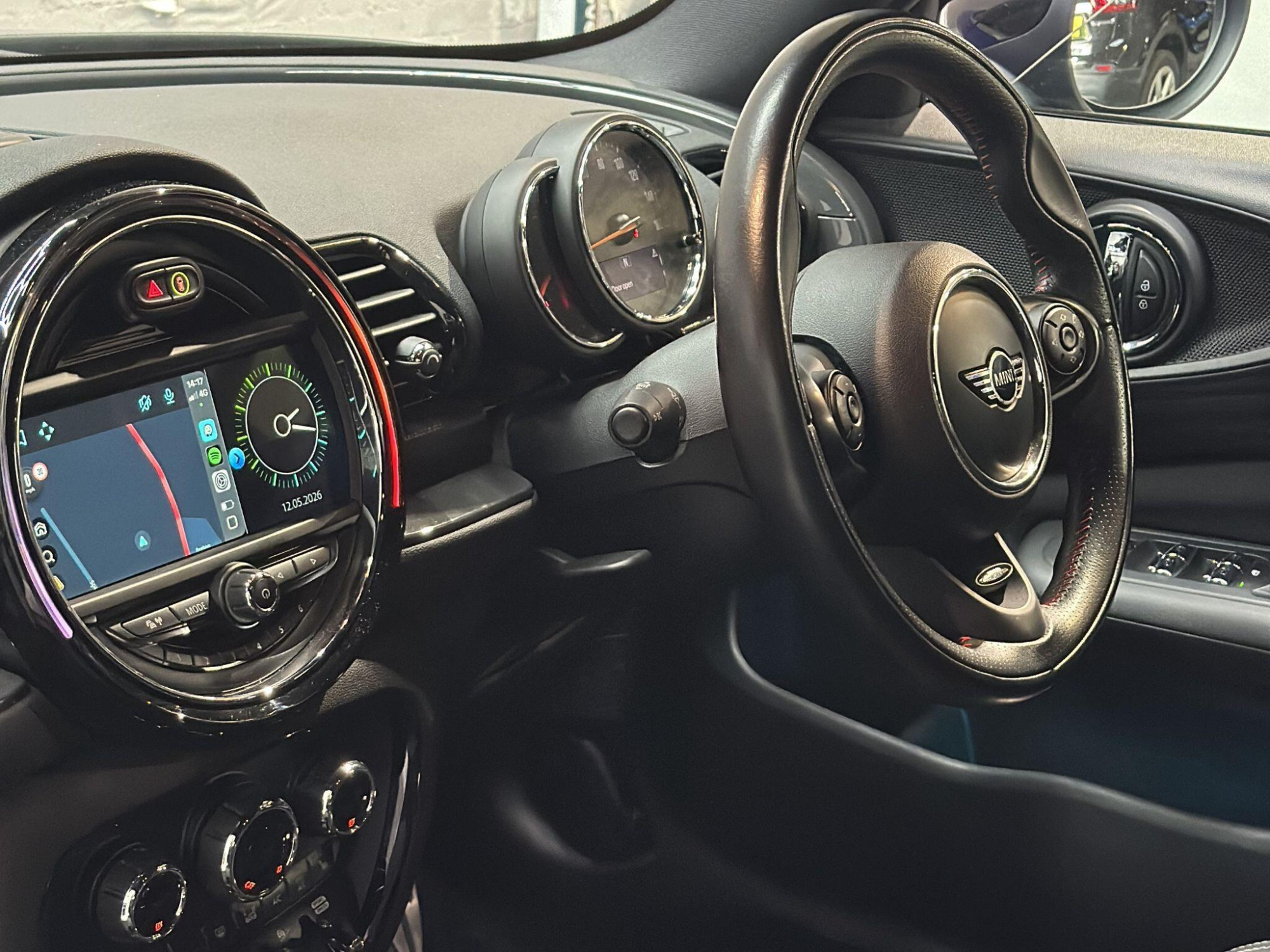 2018 MINI Clubman image 11