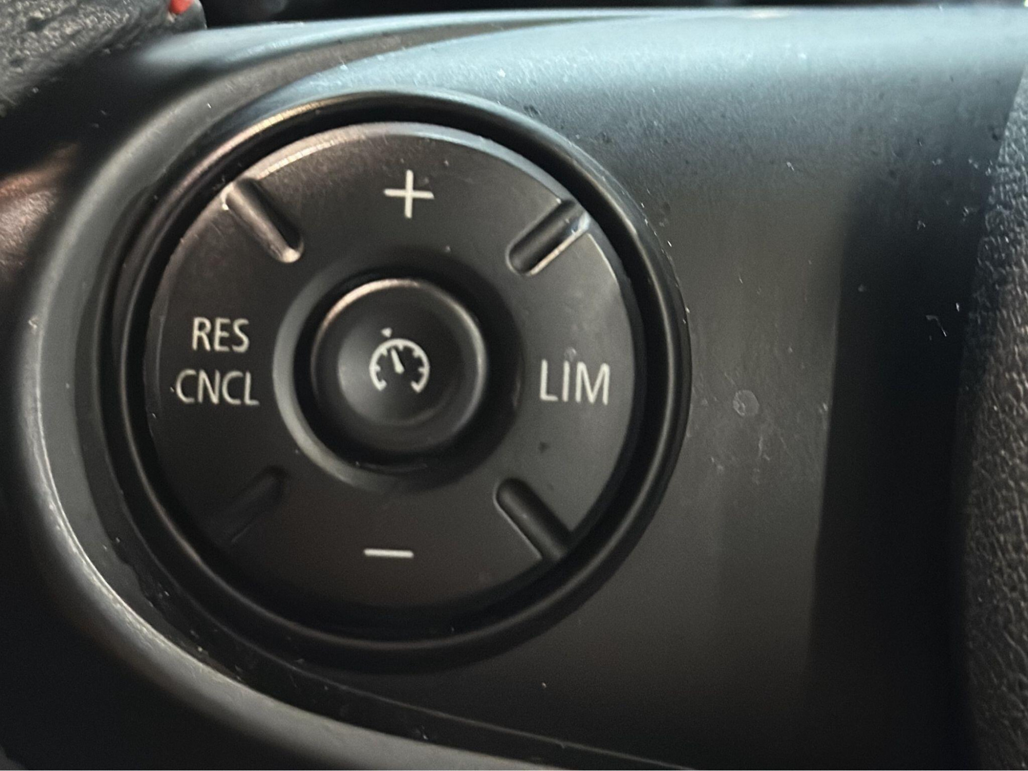 2018 MINI Clubman image 14