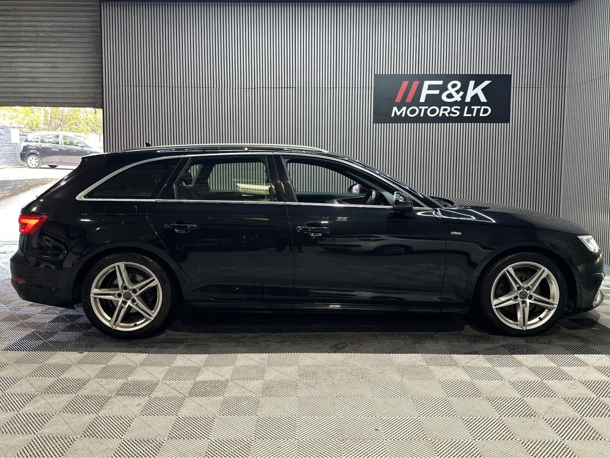 2016 Audi A4 Avant image 7