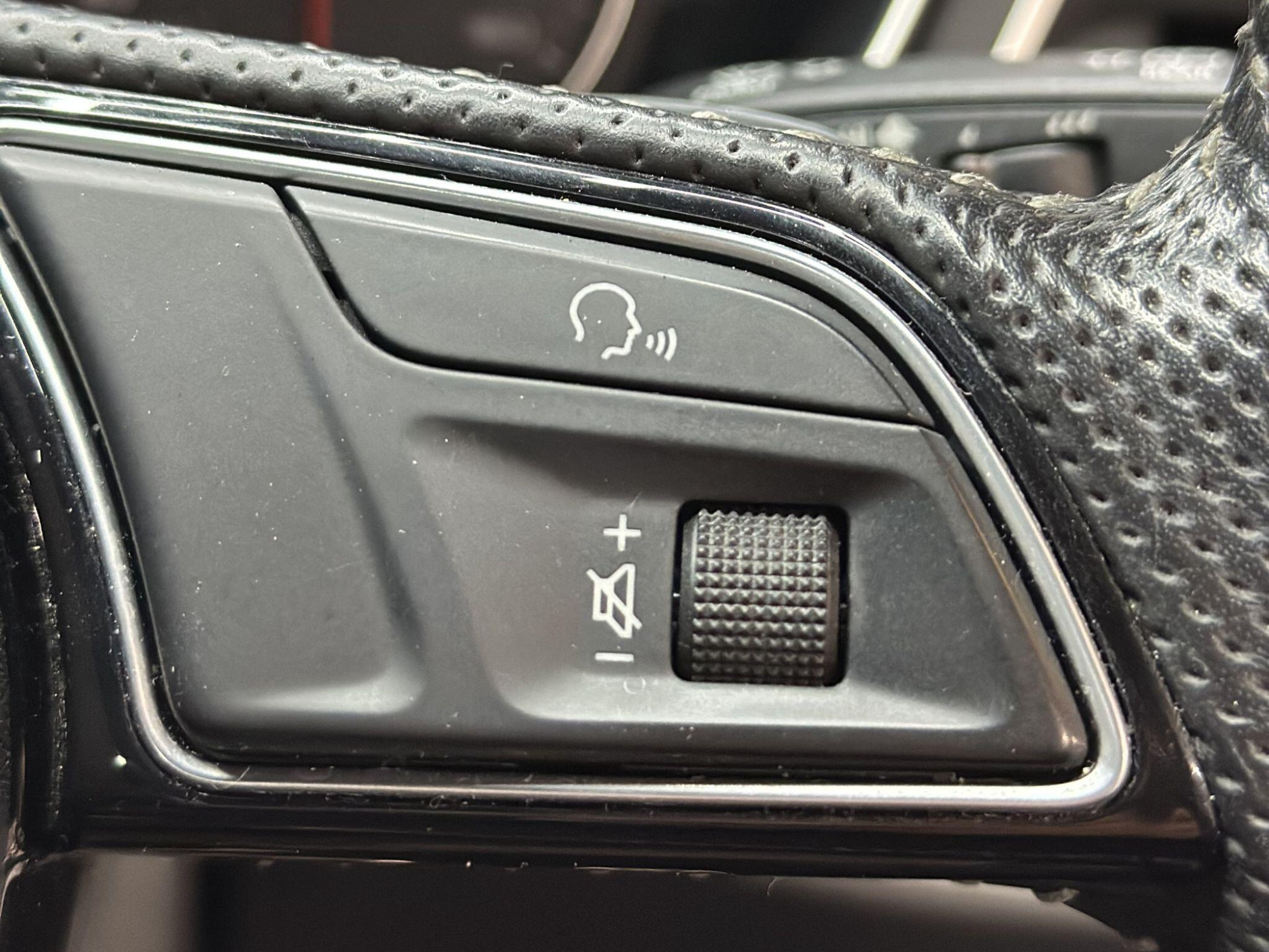 2016 Audi A4 Avant image 17