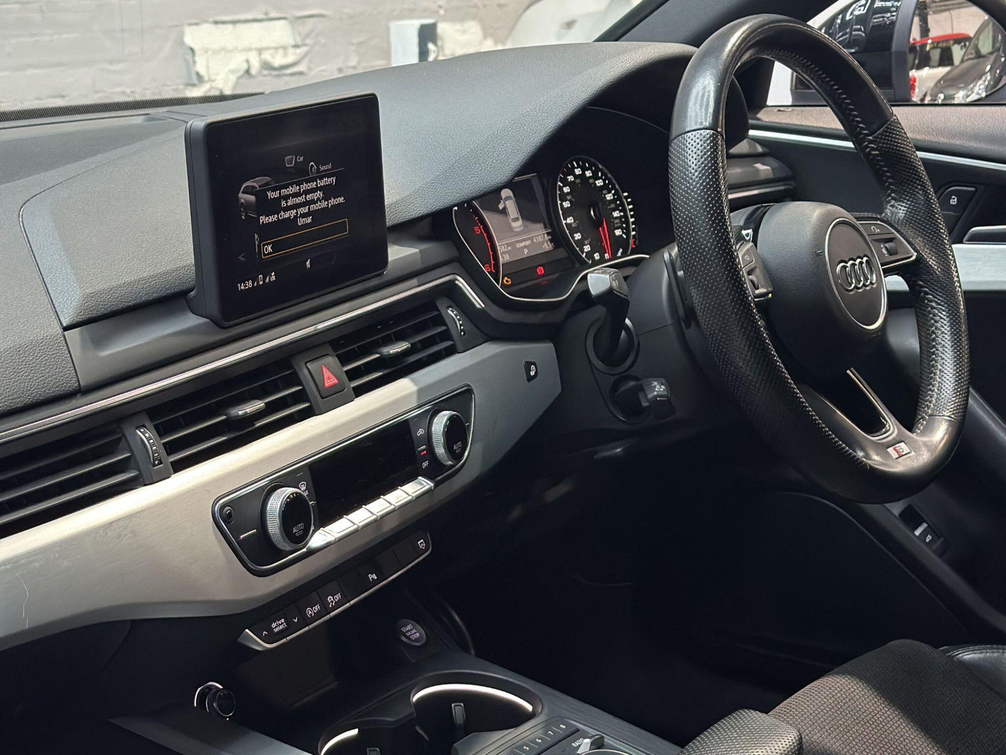 2016 Audi A4 Avant image 11