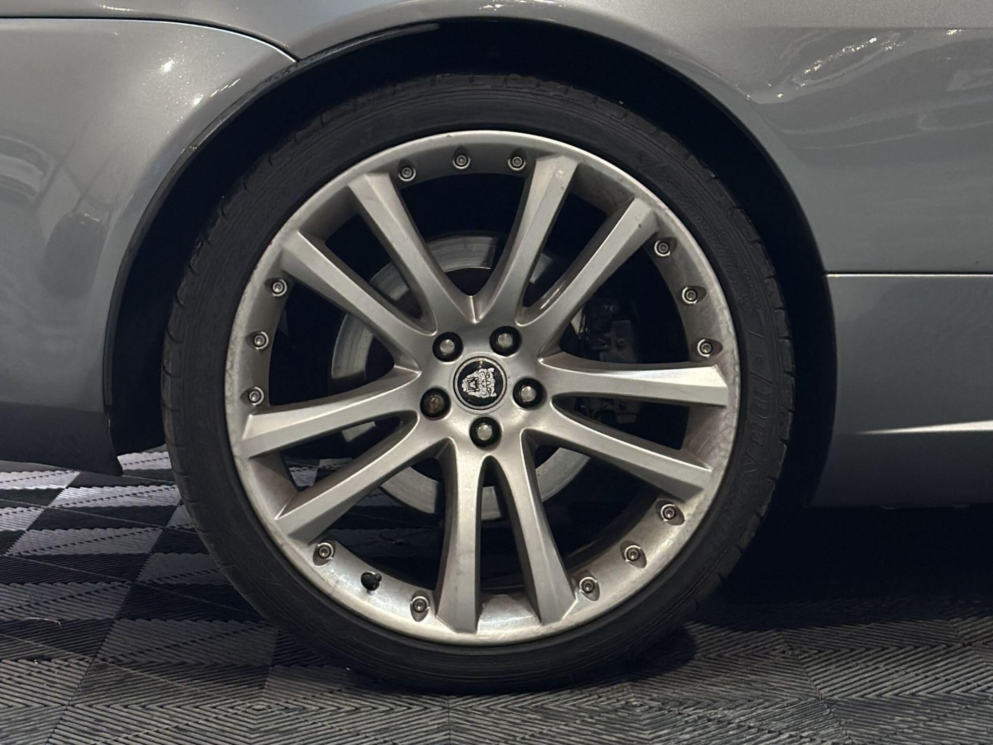 2006 Jaguar XKR image 6