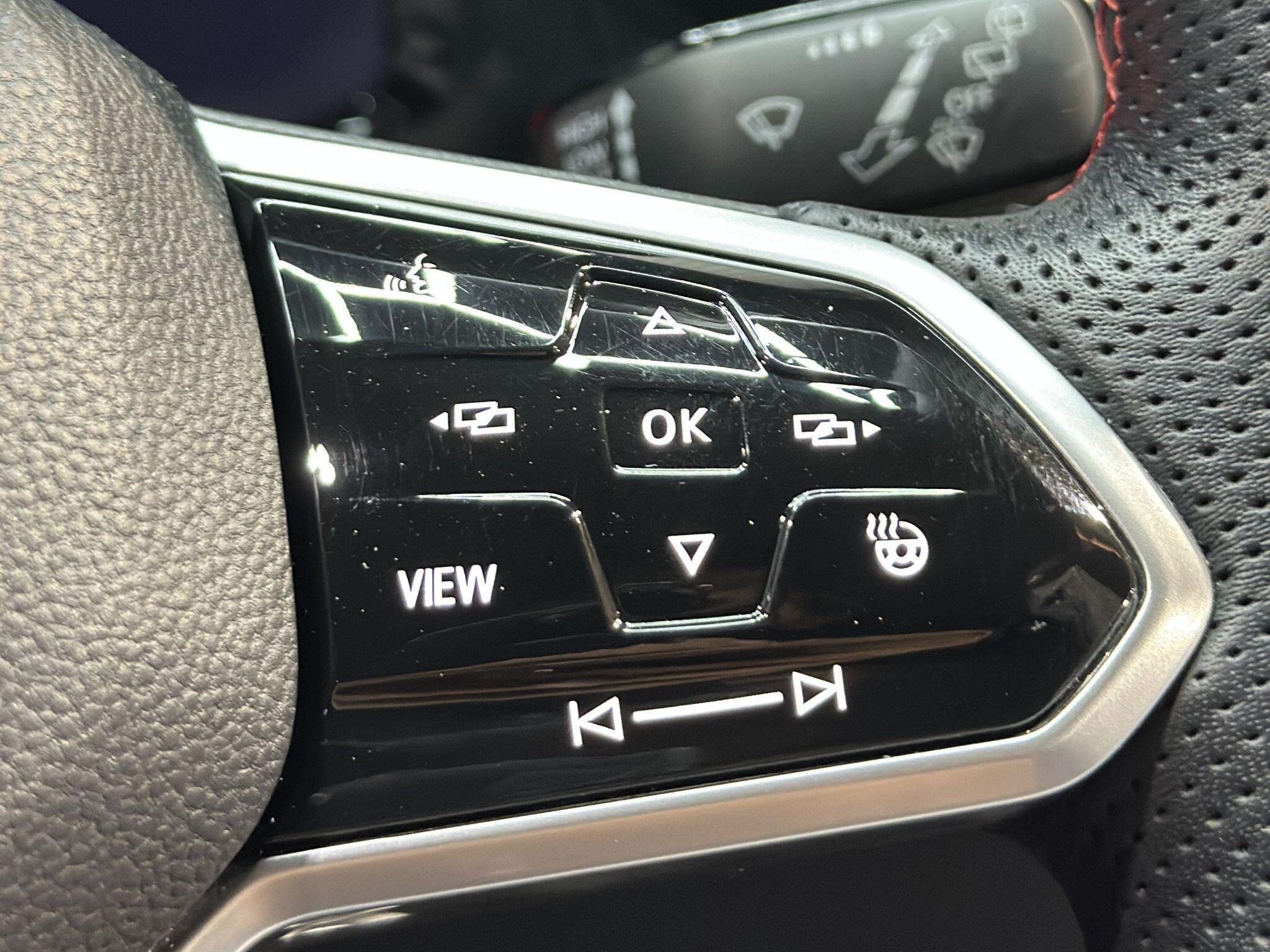 2021 Volkswagen Golf image 12