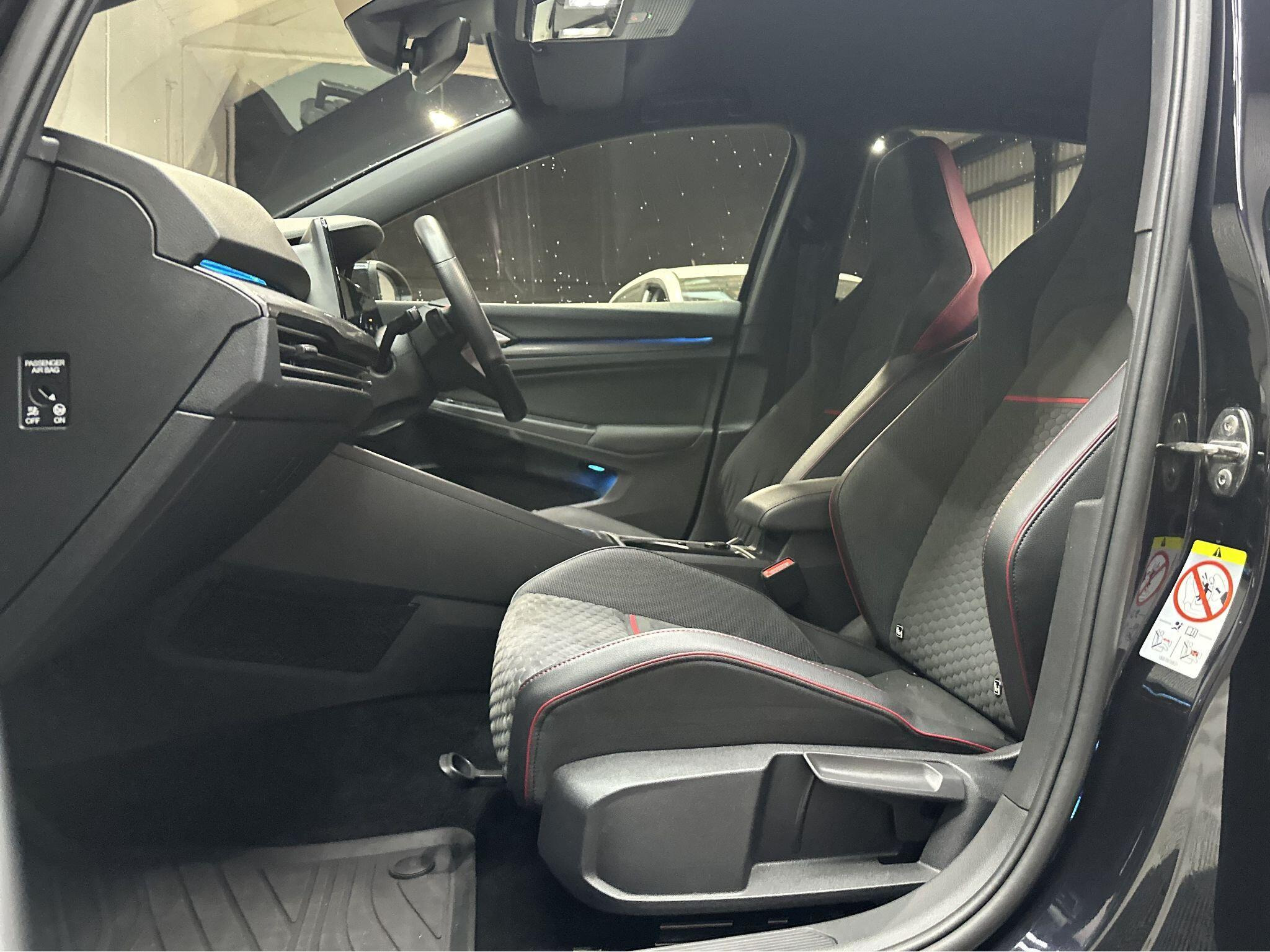 2021 Volkswagen Golf image 14