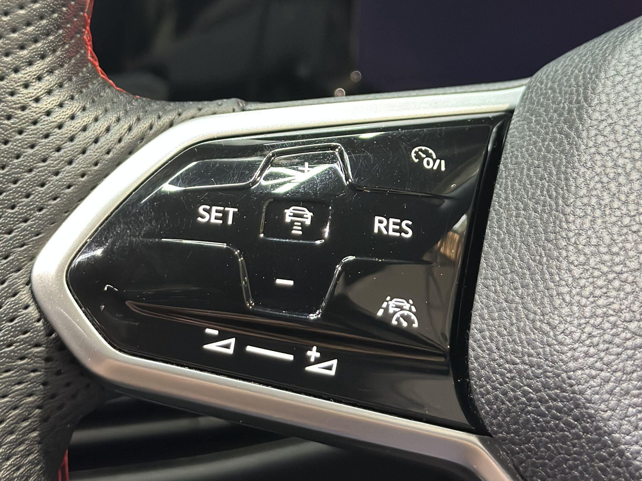 2021 Volkswagen Golf image 11