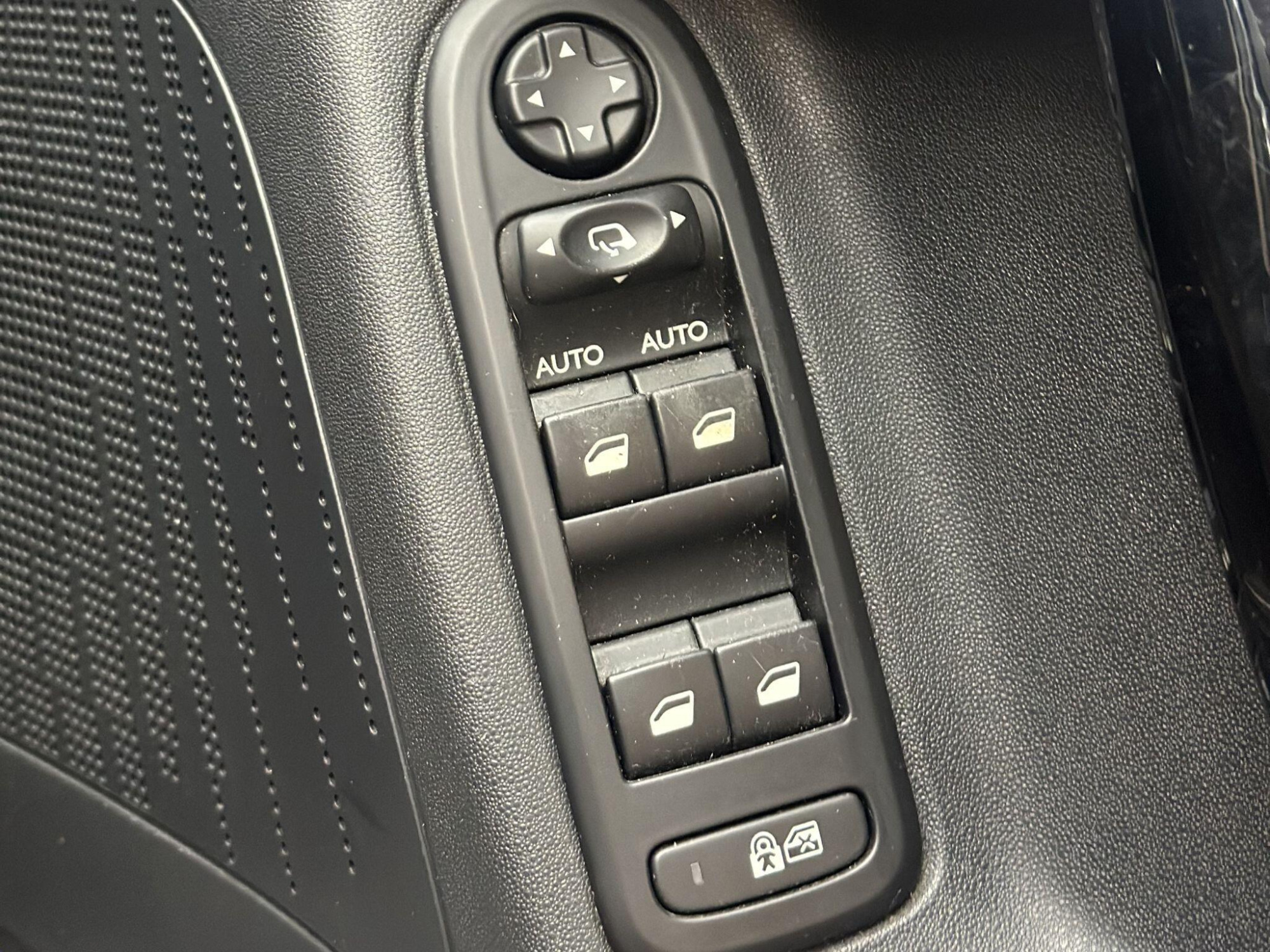 2015 Citroen C3 image 15